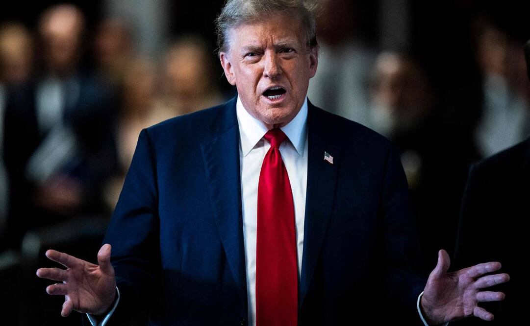 La Fiscalía señaló tres publicaciones del expresidente en Truth Social sobre la actriz porno Stormy Daniels y su exabogado Michael Cohen, personajes clave en el juicio. Foto: AFP