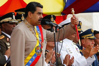 Venezuela sería "liberada con armas" si es sumida en la violencia: Maduro