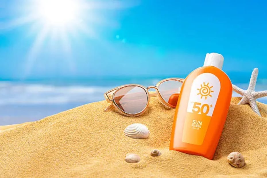 Utiliza bloqueador en todas las zonas del cuerpo expuestas al sol y elige un SPF 50. Foto: Unsplash