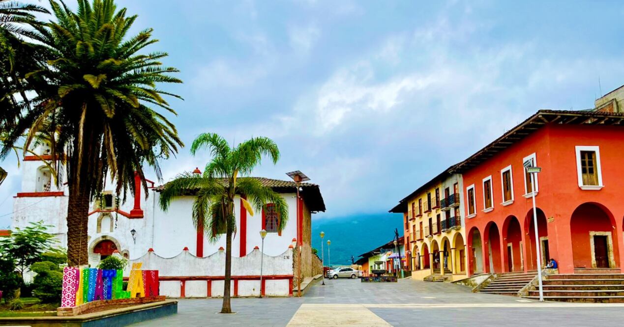 Pahuatlán es conocido por su trabajo artesanal en el papel amate. Foto: Ayuntamiento de Pahuatlán