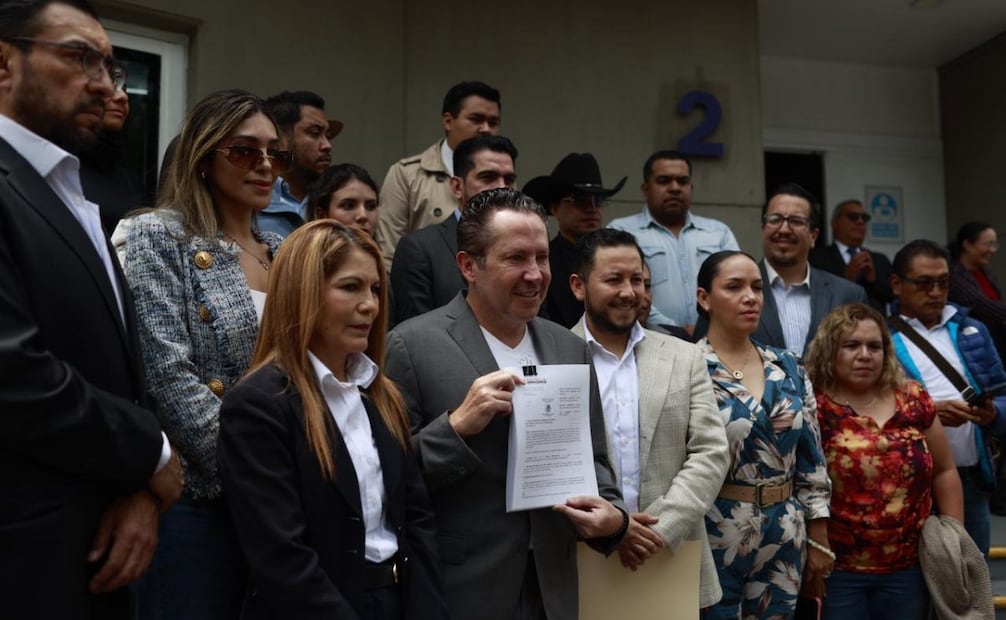 Édgar Garza, líder de Que Siga la Democracia, al presentar la impugnación de la agrupación política ante la negativa del INE (06/07/2026). Foto: Diego Simón Sánchez/ EL UNIVERSAL