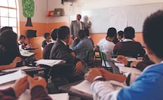 Maestros envejecen; en 10 años no habrá suficientes