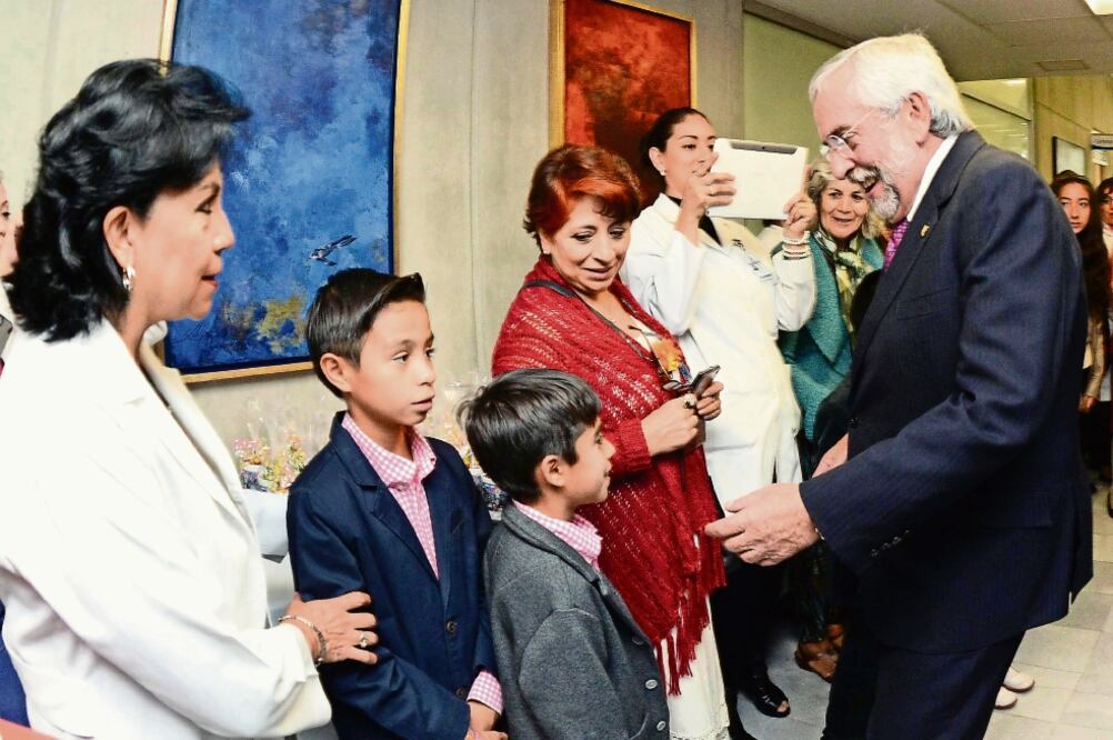 Durante la Reunión Anual de la Asociación de Médicos del Instituto Nacional de Ciencias Médicas y Nutrición Salvador Zubirán, el rector Enrique Graue lamentó el recorte presupuestal que tendrá la educación en 2017 (UNAM)