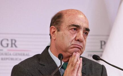 Cansado y cabizbajo, así terminó Jesús Murillo Karam tras 12 horas de audiencia en que le dictaron  prisión preventiva