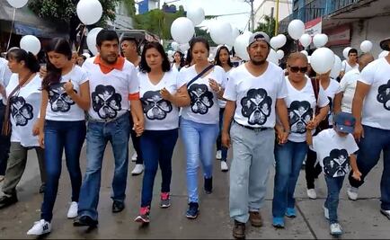 Marchan por estudiantes asesinados en Morelos