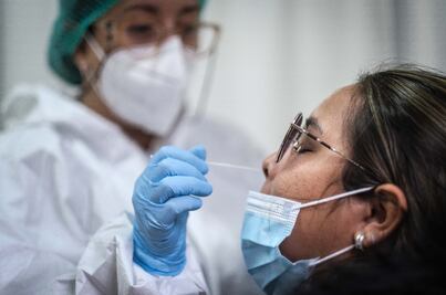 Si contraes ómicron, ya no enfermarías por delta: revela estudio