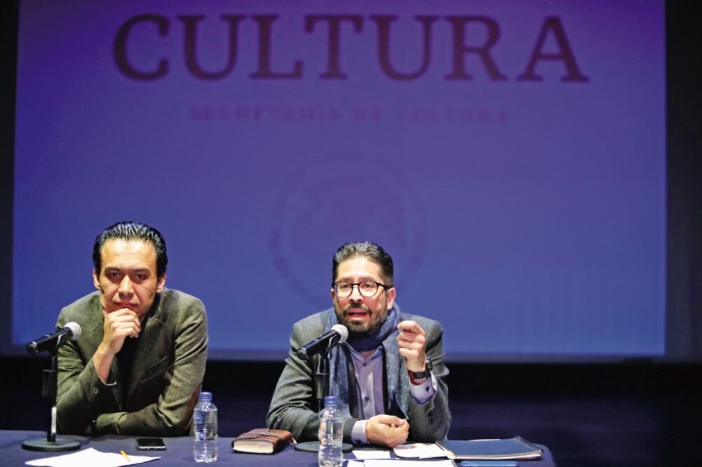 Marx Arriaga, director general de Bibliotecas, y José Mariano Leyva, director de la “biblioteca central”. Foto: IVÁN STEPHENS. EL UNIVERSAL