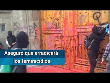 Pide AMLO a feministas "que no nos pinten las puertas, las paredes"