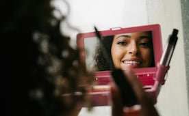 ¿En qué orden se aplica el maquillaje para que dure todo el día?
