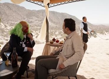 Entre el camello “Hugo”, caguamas y el desierto, Brozo y Loret sueñan un oasis con AMLO