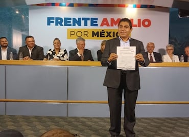 Jorge Luis Preciado se registra a candidatura opositora; denuncia "cargada" a favor de Xóchitl Gálvez