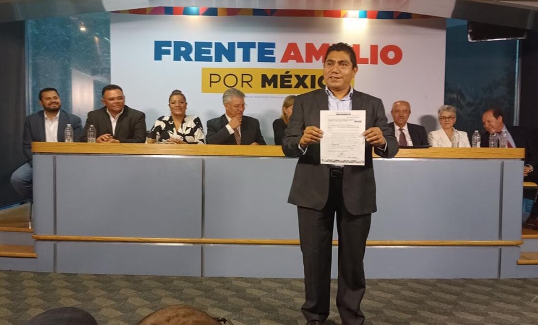 El exsenador Jorge Luis Preciado se registró de manera formal ante el Comité Organizador del Frente Amplio por México, para competir por la candidatura presidencial de la oposición. Foto: especial