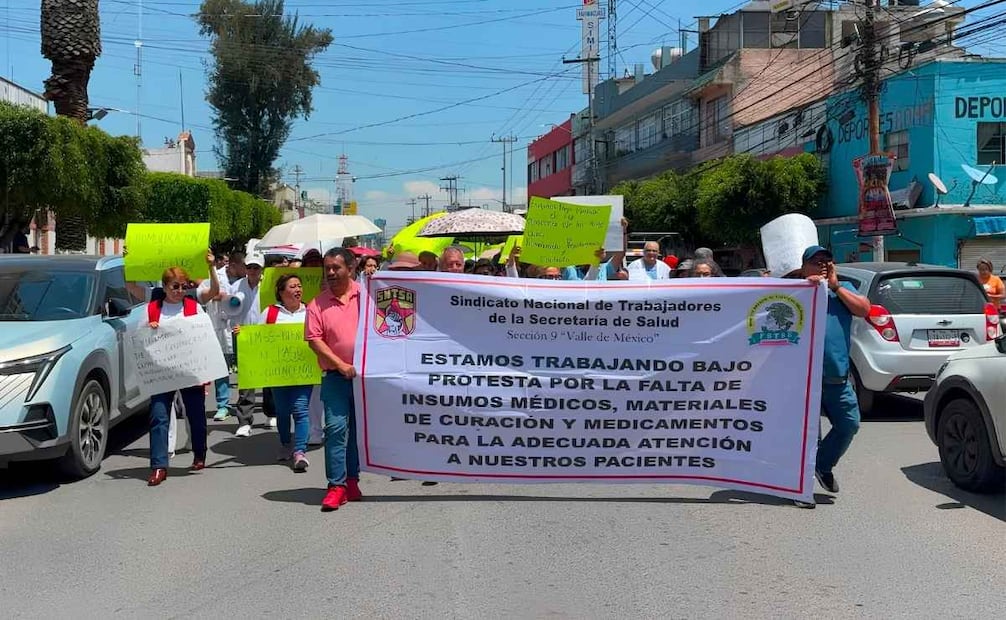 Trabajadores del sector salud protestaron en Cuautitlán. | Foto: Especial.