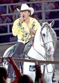 Figueroa honra a Joan trabajando