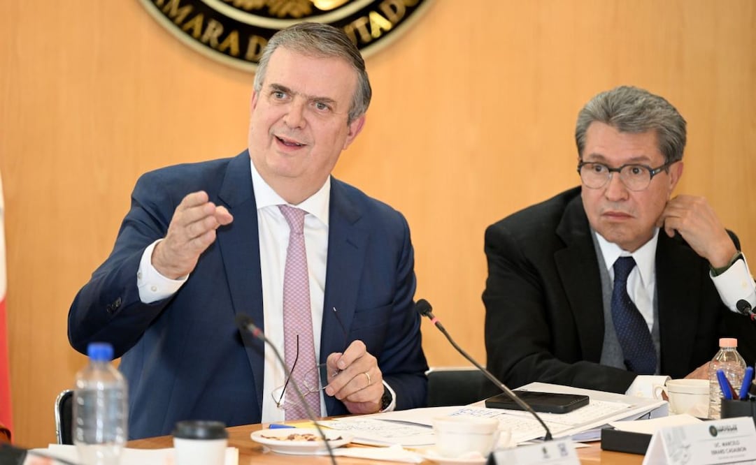 Marcelo Ebrard en la Cámara de Diputados, luego de reunirse en privado con los coordinadores parlamentarios de todas las bancadas en la Jucopo este martes 21 de octubre de 2025. Foto: Especial