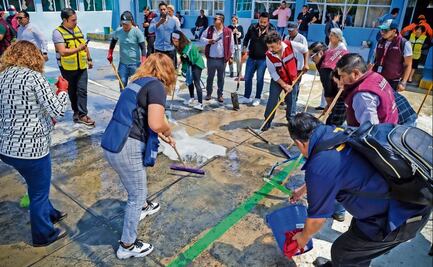 Piden préstamos para reparar daños por lluvias en Iztapalapa; en Neza dan kits de limpieza para escuelas
