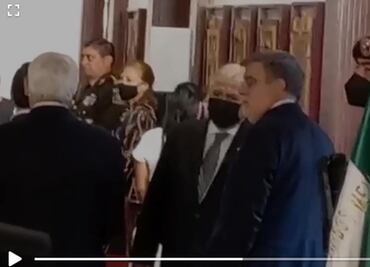 Entre versiones de salida, Julio Scherer asiste a informe de AMLO en Palacio Nacional