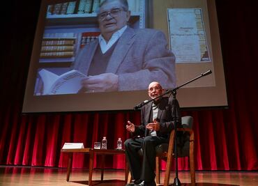 León-Portilla presenta mejorías, dejó terapia media