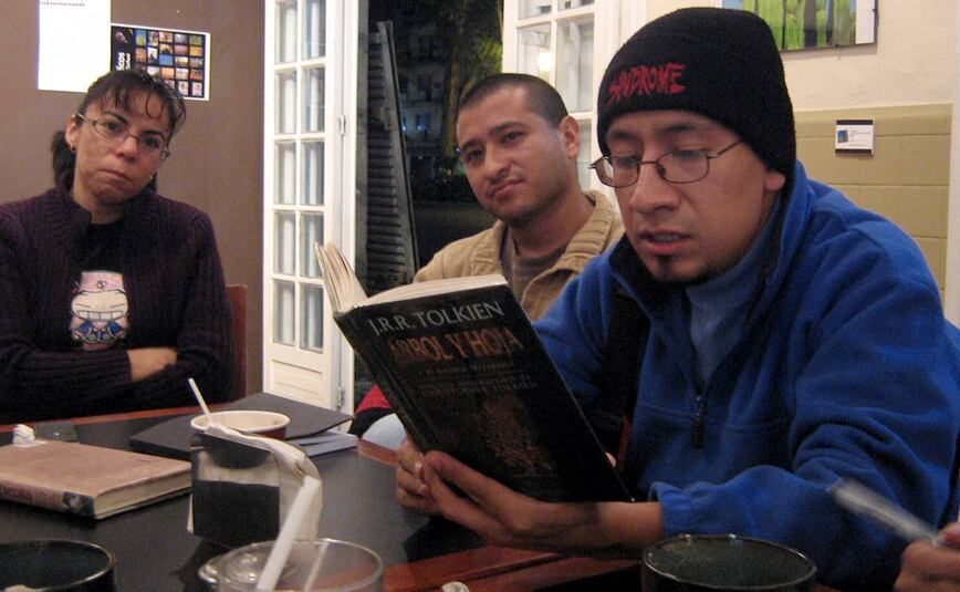 La STMAC es una oportunidad para sumergirse en la literatura del "profesor" (como los lectores llaman a Tolkien) y disfrutar de títulos menos conocidos, como "Árbol y Hoja". Foto: Sociedad Tolkiendili de México A.C.