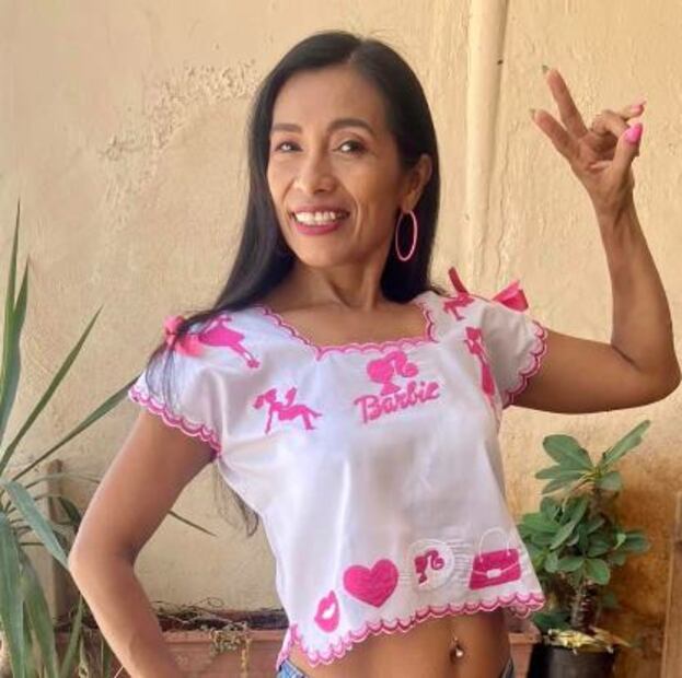 Diseñadora Yucateca crea hipil de Barbie