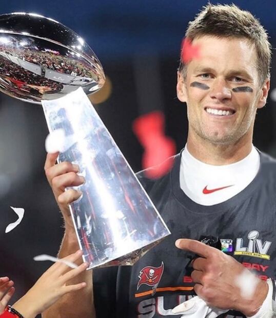 Tras rumores de divorcio, aseguran que Tom Brady y Gisele Bündchen luchan por su relación