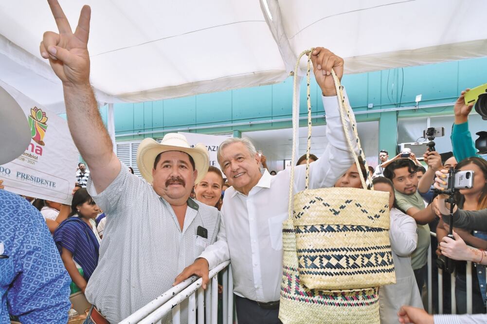 El presidente Andrés Manuel López Obrador estuvo de gira por la localidad de Cerritos, San Luis Potosí, donde se comprometió a terminar el hospital de Ríoverde en esa entidad. Foto/PRESIDENCIA
