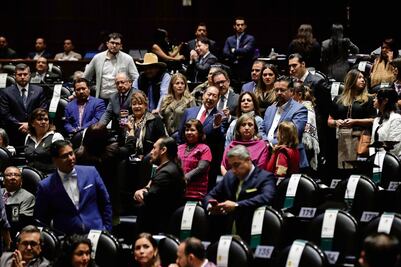 Van por aligerar más carga fiscal de Pemex