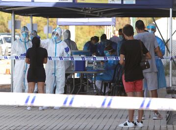 Crece entre científicos idea de que el Covid viaja también en el aire 