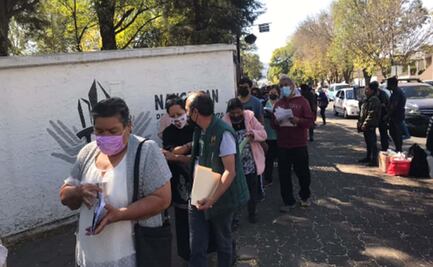 Abuelitos forma filas kilométricas por tercera dosis contra Covid-19 en Naucalpan