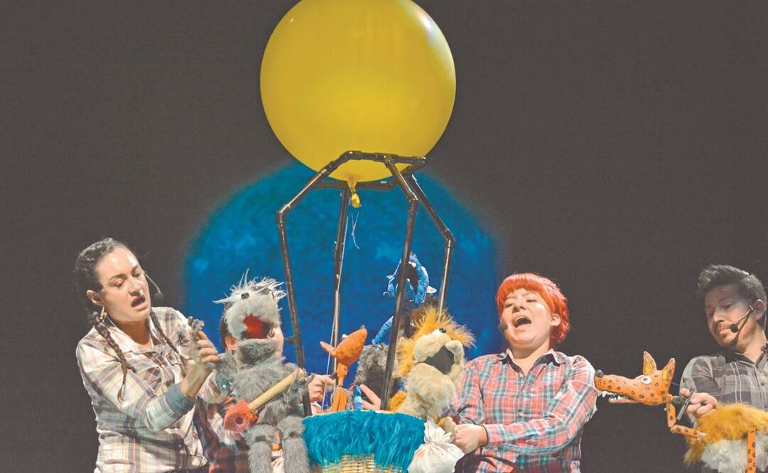 La historia cuenta cómo el colibrí fue obligado a apagar el Sol, lo que ocasiona un desastre. Fotos: INBAL.