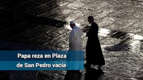 El Papa reza en una Plaza de San Pedro vacía para dar indulgencia por coronavirus