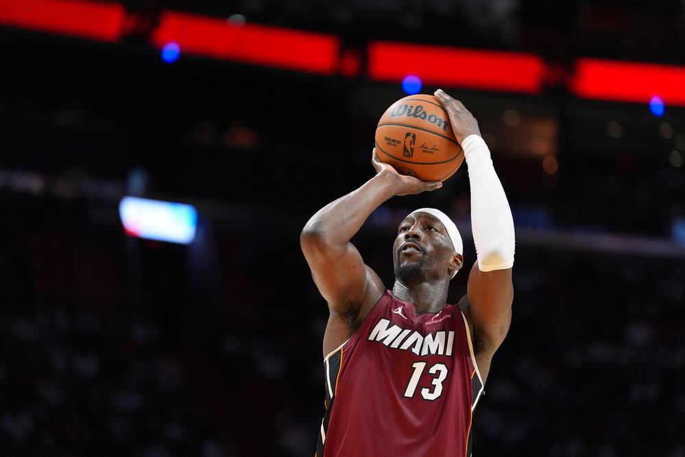 Bam Adebayo anota 83 puntos con el Heat / Foto: AP