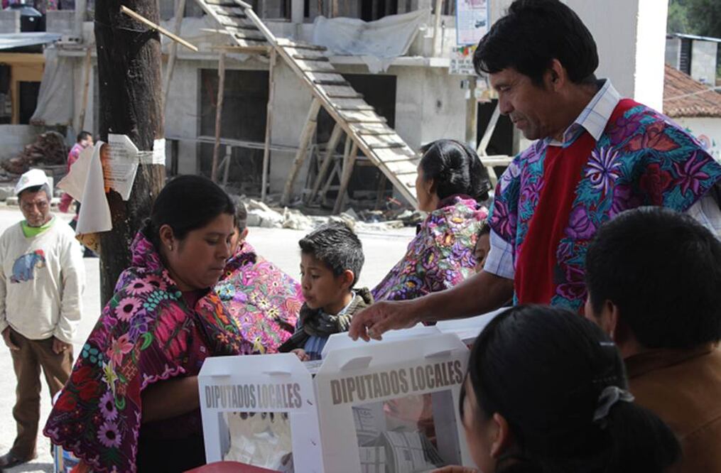 El IEPC chiapaneco informó que durante la jornada del domingo pasado y posterior a ésta, fueron quemadas ocho oficinas electorales en igual número de municipios (JOSE CAMAS)