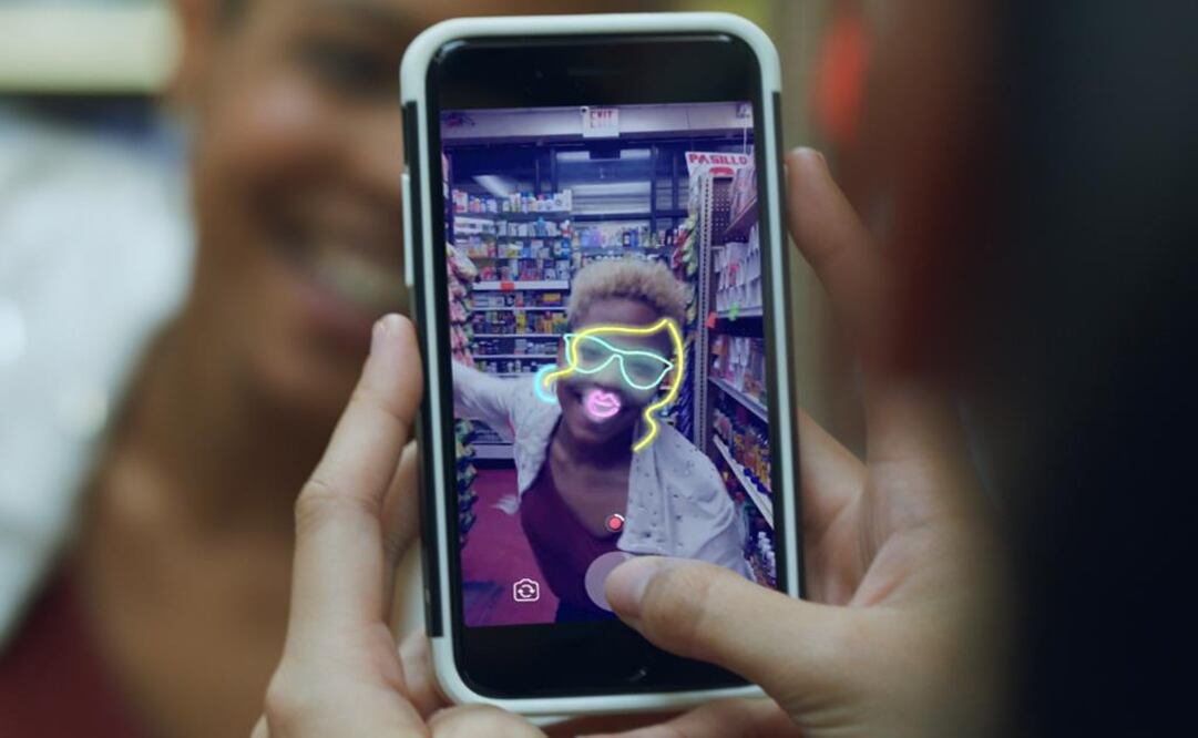 Facebook añade efectos en cámara al estilo Snapchat