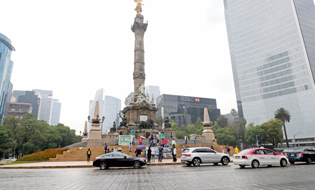 De acuerdo con la lista de monumentos a rehabilitar a la que tuvo acceso EL UNIVERSAL, la columna del Ángel de la Independencia, ubicada en Paseo de la Reforma, necesita 142 mil 577 pesos para estudios para su restauración (IRVIN OLIVARES. EL UNIVERSAL)
