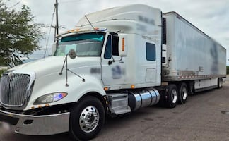 Detienen a 4 personas que transportaban cocaína en caja de tractocamión; aseguran 60 kilos de droga