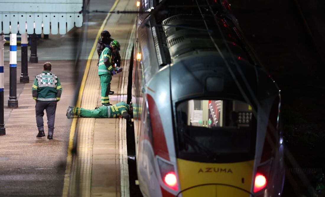 Foto: Personal de emergencias inspecciona un tren en la estación de Huntingdon, Inglaterra, en Cambridgeshire después de que varias personas fueran apuñaladas el sábado 1 de noviembre de 2025.
Foto: Chris Radburn/PA via AP