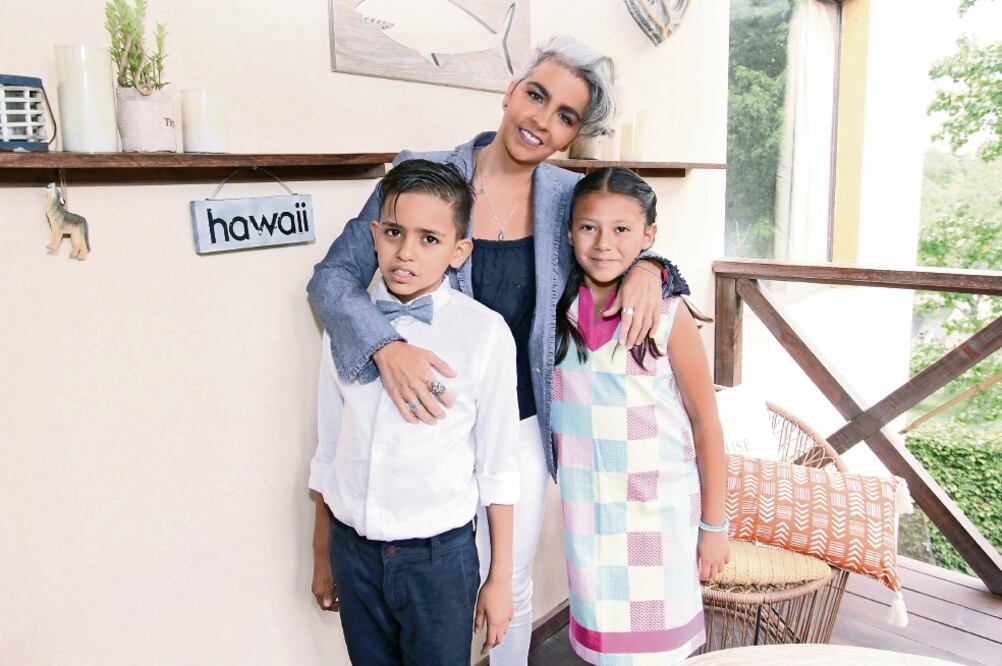 La cantante combina su faceta de madre y amiga con sus hijos (CARLOS MEJIA. EL UNIVERSAL)