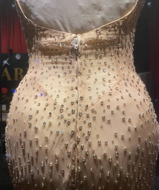 Museo Ripley’s niega que Kardashian haya dañado vestido de Monroe, aseguran que ya estaba deteriorado