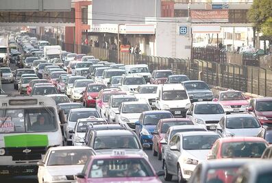 Este miércoles 29 de enero no circulan autos con engomado rojo