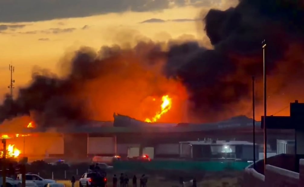 Se registra un incendio en bodegas de SEGALMEX en Zacatecas; habría sido provocado por grupo de productores.
Foto: Captura de video DAKO.