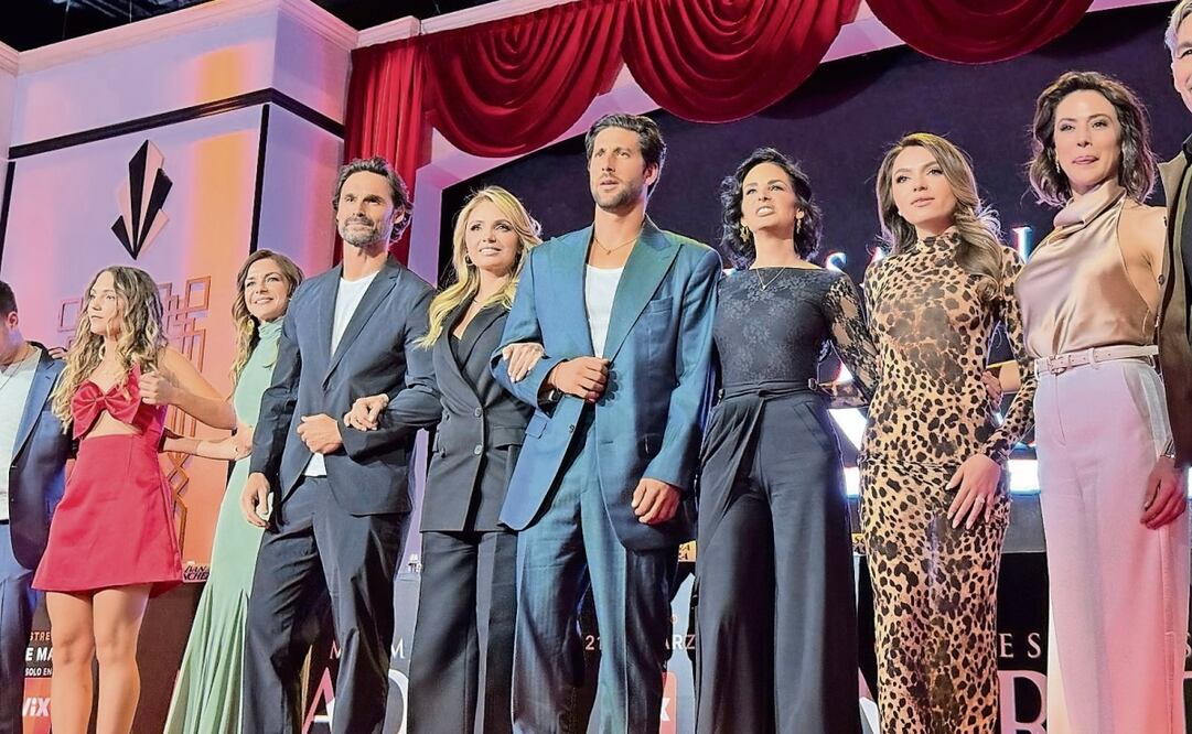Iván Sánchez, Angélica Rivera, Diego Klein, Ximena Herrera y Sofía Castro. Foto: Televisa