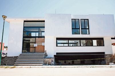 Aseguran bienes al ex gobernador Roberto Sandoval, uno de ellos ligado al “Canelo”