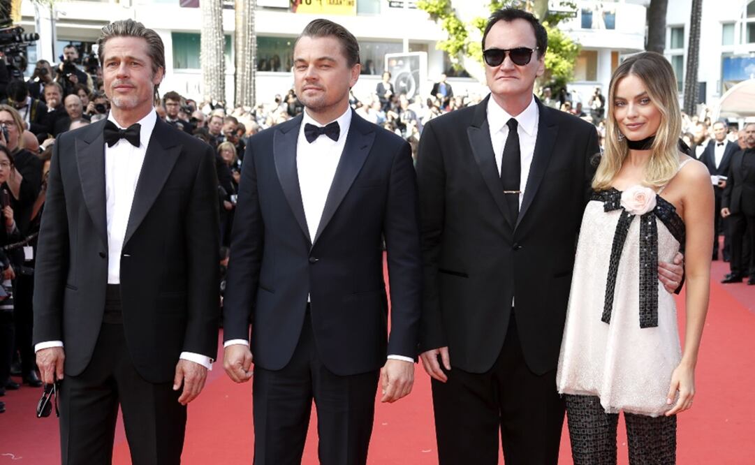 Tarantino, acompañado de Leonardo DiCaprio, Brad Pitt y Margot Robbie, protagonizó hoy el desfile por la alfombra roja de Cannes. Foto: Reuters 