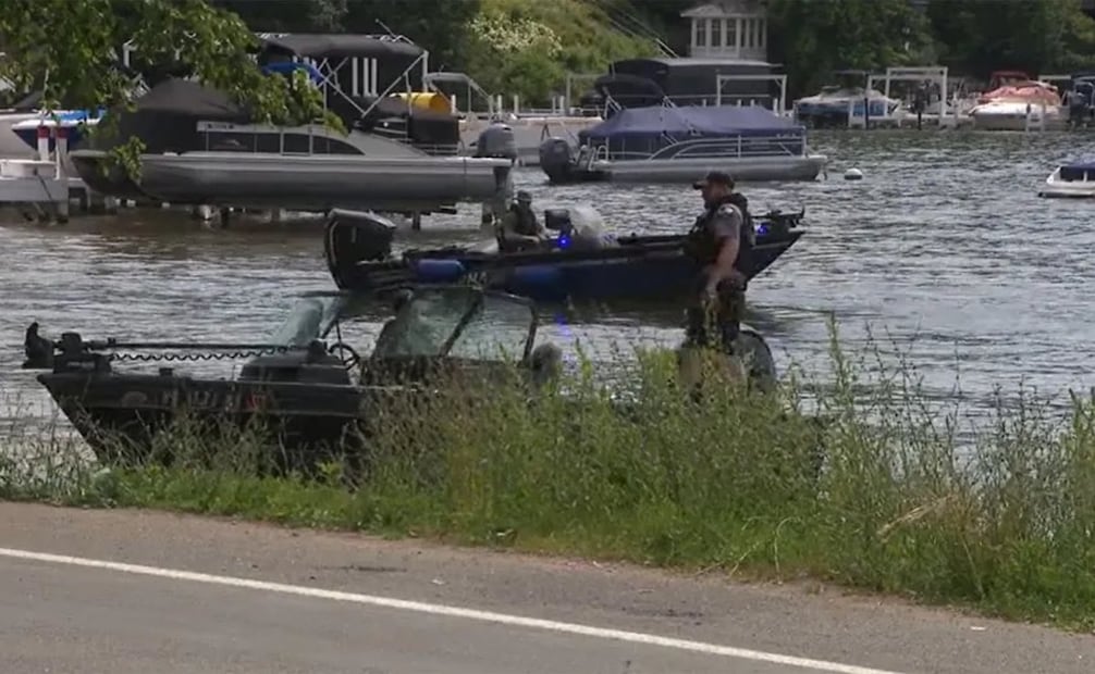 Una embarcación volcó en el lago Geneva durante una fuerte tormenta, accidente que dejó tres menores fallecidos y movilizó a los equipos de emergencia en Wisconsin (03/07/2026). Foto: @BrianEastwoodx