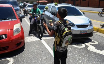 Por crisis, padres venezolanos emigran sin sus hijos