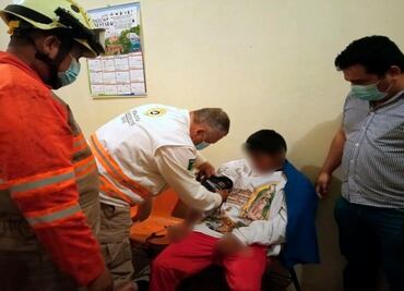 Rescatan a menor extraviado en una montaña de Chiapas