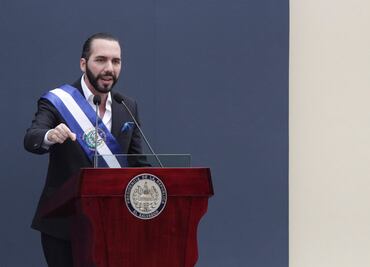 "El Salvador va camino a la dictadura"; ONG denuncian "golpe" a la democracia tras aprobación a reelección indefinida