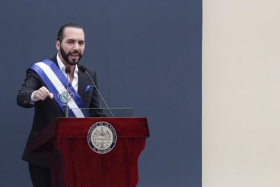 "El Salvador va camino a la dictadura"; ONG denuncian "golpe" a la democracia tras aprobación a reelección indefinida