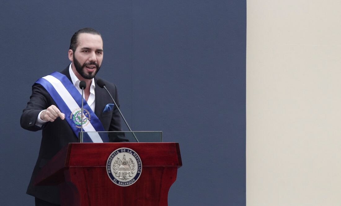 El presidente de El Salvador, Nayib Bukele, pronuncia su discurso inaugural después de prestar juramento en la Plaza Barrios en San Salvador, El Salvador, el 1 de junio de 2019. Foto: AP